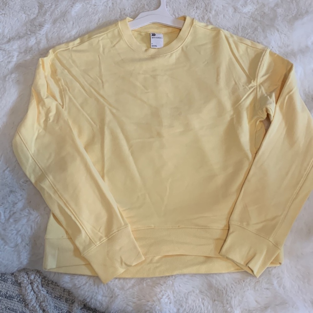 All in Motion Crewneck NWT